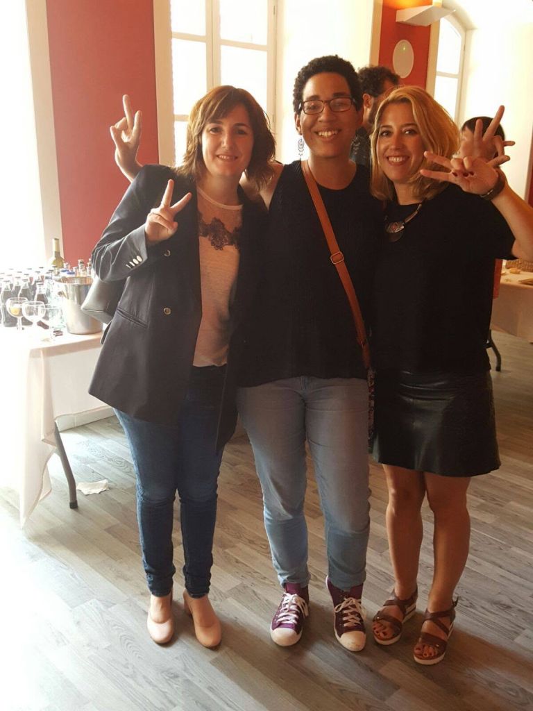 Ángela (orientadora laboral), Ceci y María Pierres (cofundadora) juntas en Espacio Arroelo